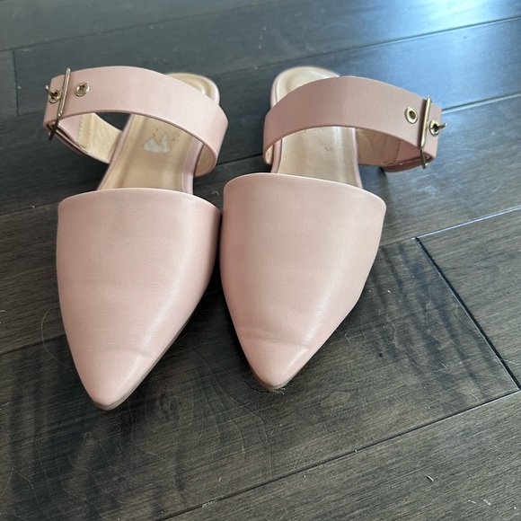 7-1/2 Nicole Miller Slides! - Picture 3 of 3